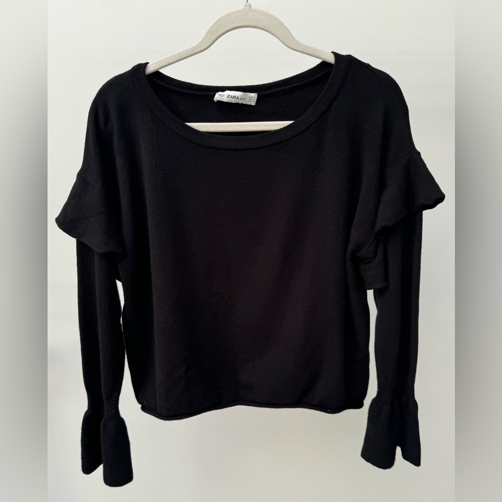 Zara Knit Black Ruffle Bell Sleeve Sweater,‎ Size S
